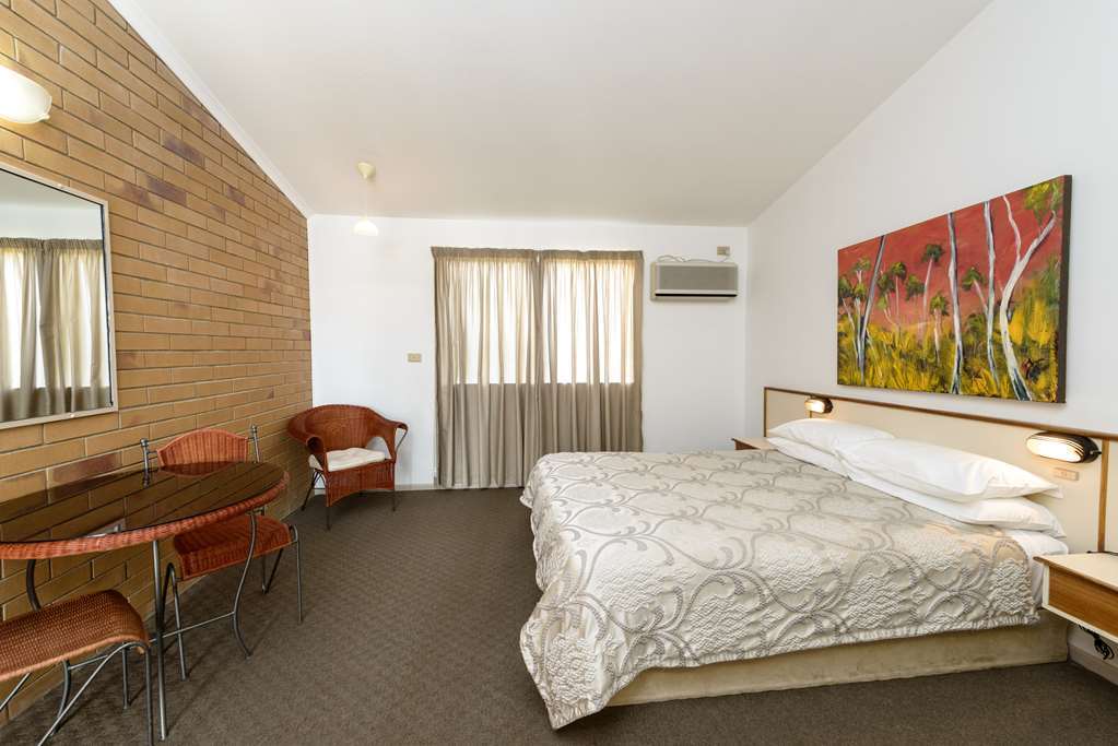 Wild Scotsman Motor Inn Gin Gin Qld Habitación foto