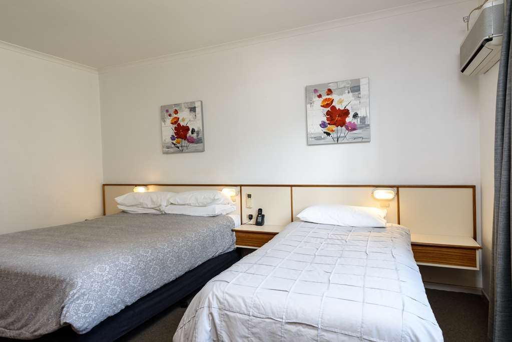 Wild Scotsman Motor Inn Gin Gin Qld Habitación foto