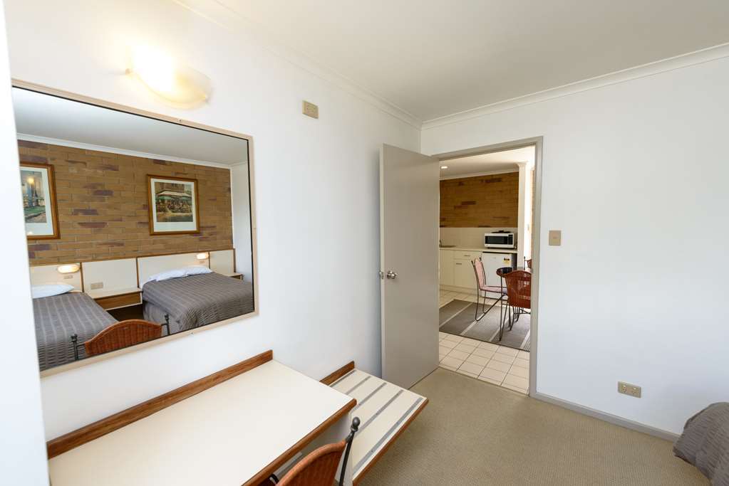 Wild Scotsman Motor Inn Gin Gin Qld Habitación foto